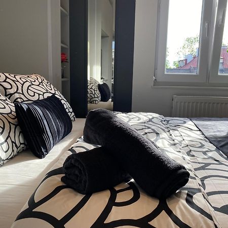 Lovers' Loft Apartment In Krakow - Orawska 7 المظهر الخارجي الصورة