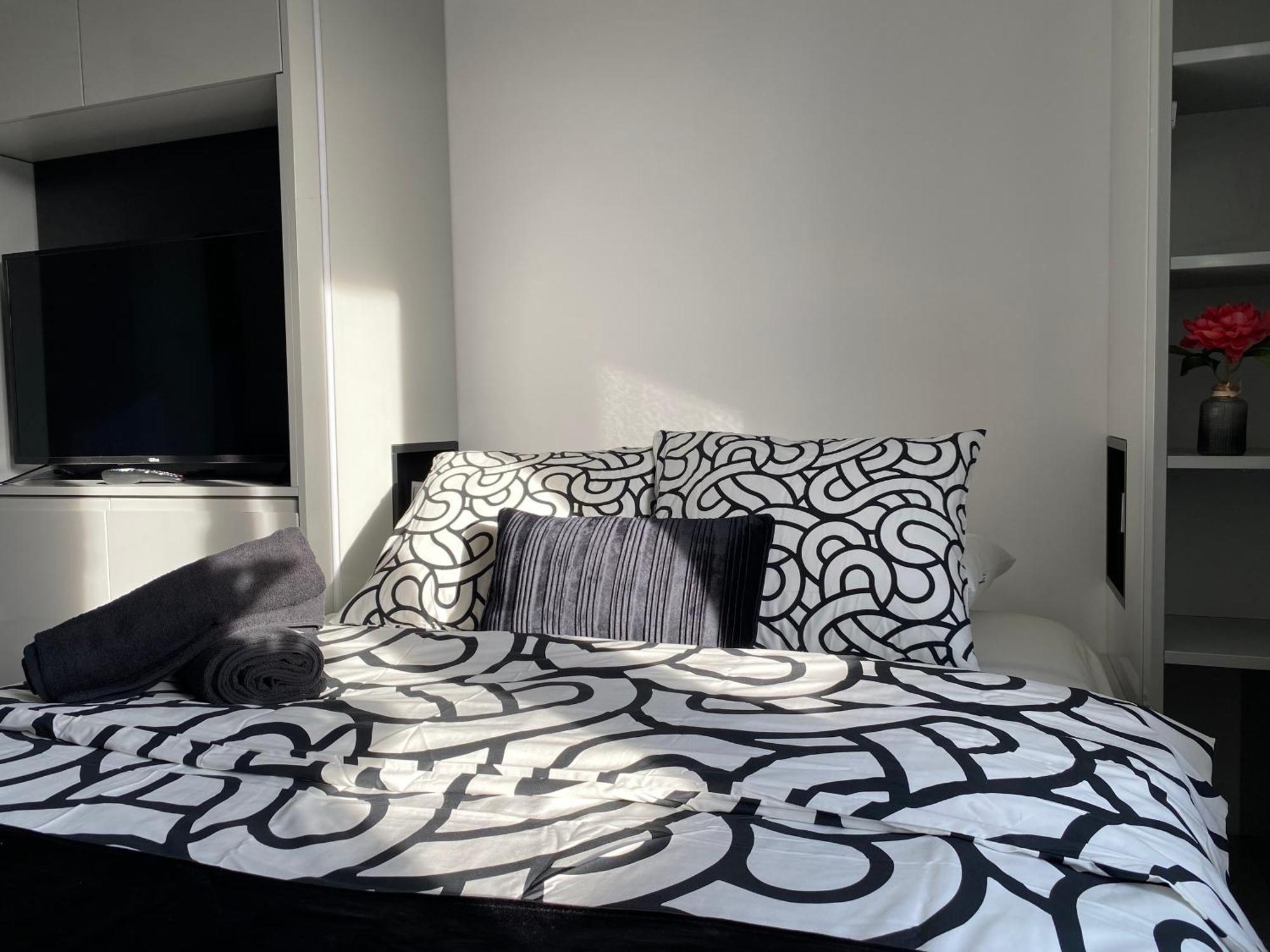 Lovers' Loft Apartment In Krakow - Orawska 7 المظهر الخارجي الصورة