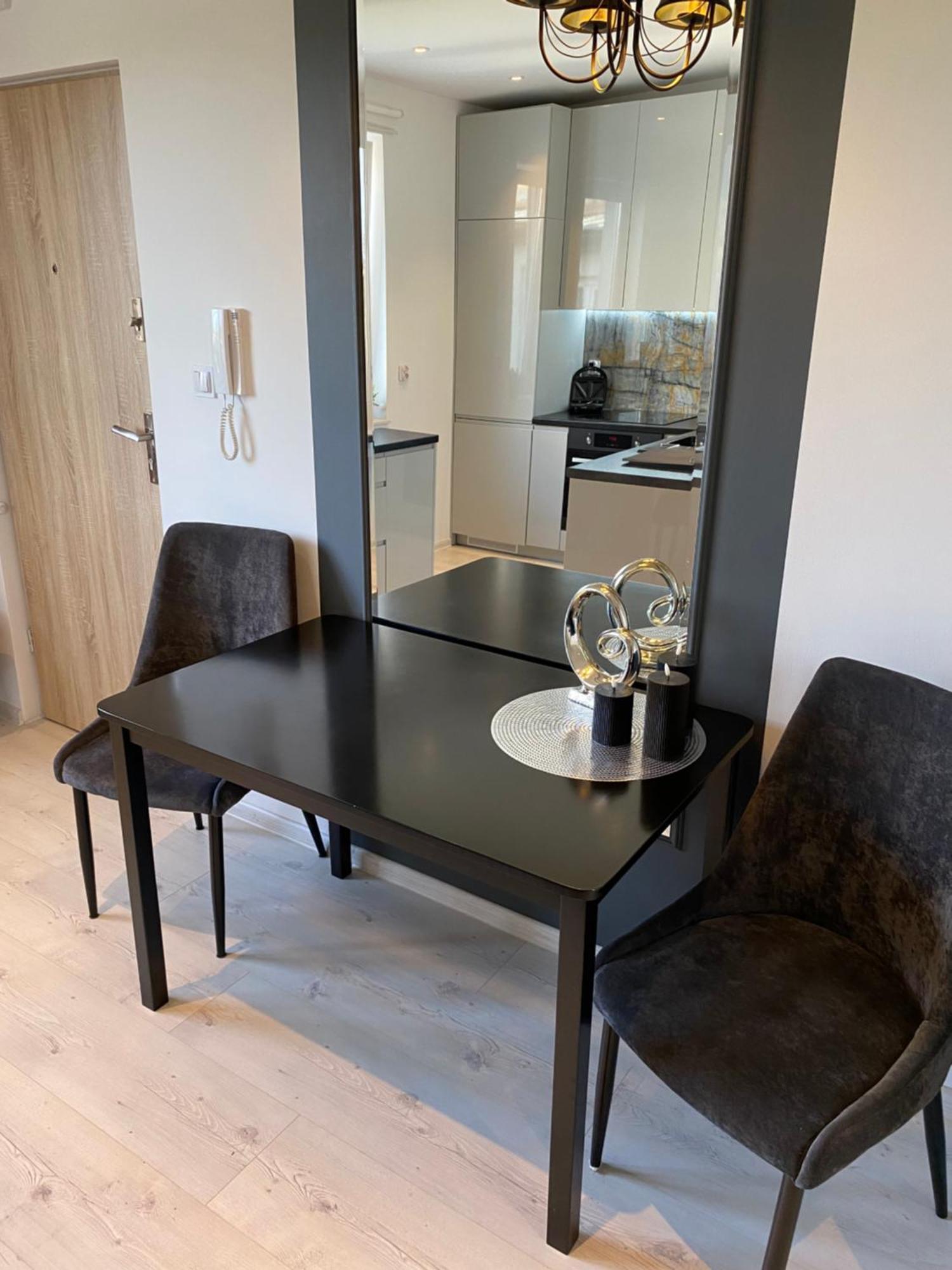 Lovers' Loft Apartment In Krakow - Orawska 7 المظهر الخارجي الصورة