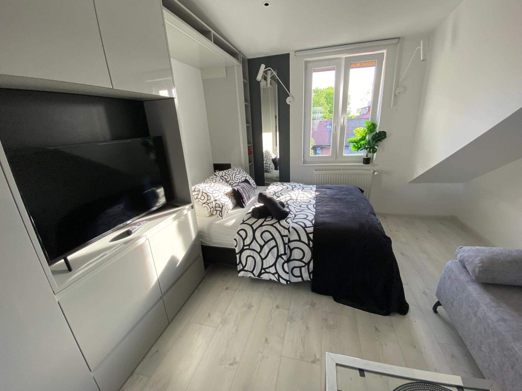 Lovers' Loft Apartment In Krakow - Orawska 7 المظهر الخارجي الصورة